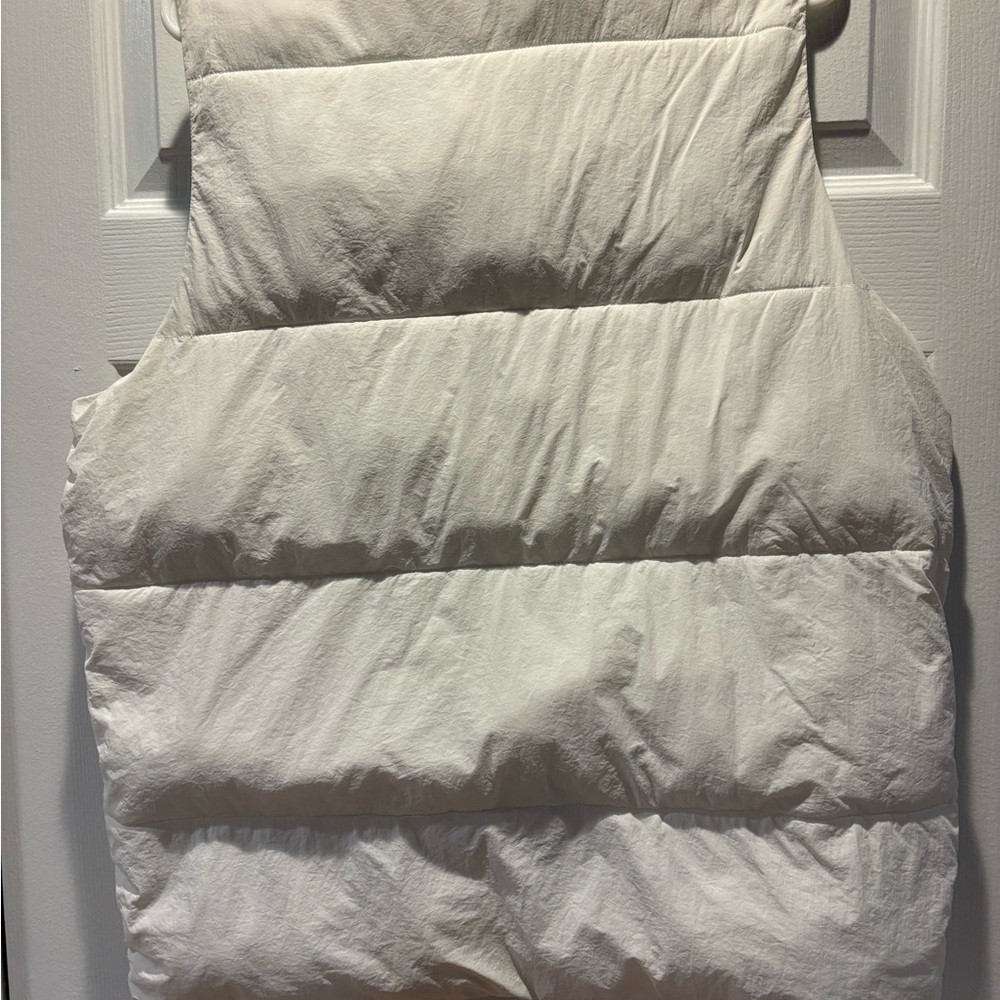 Fabletics White Puffer Vest - Picture 2 of 4